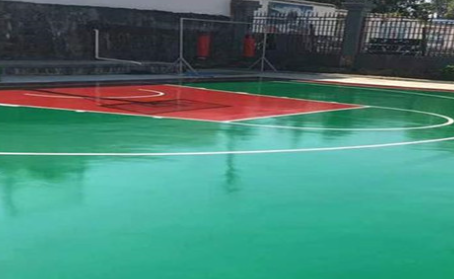 崇明篮球场翻新地面